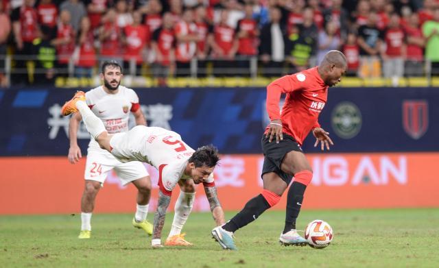 海港败走凤凰山还将迎来天王山PK？哈维尔怒批开局